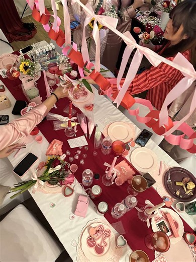 Simple Valentine's Day DIY Paper Chain Tutorial