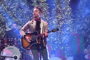 Nick Fradiani 'Little Drummer Boy' Hollywood Christmas Parade (VIDEO)