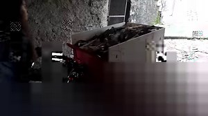 *** Quelle puissance!!! tout devient plus facile sans effort!!! Grâce à sa traction automatique sur chenilles et au moteur Briggs & Stratton cette brouette est en mesure de transporter des charges de 500 Kg même sur pente. Elle est munie d'une benne extebnsible qui permet d'augmenter de manière considérable la capacité de charge de cette brouette à moteur. Venez la voir ici: http://bit.ly/2KY8LZM - Inscrivez-vous sur notre chaîne, ne perdez plus aucune nouveauté! http://bit.ly/2l5dGL1 Suivez-nou