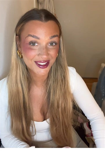 Sminka er med mig inför att flyga första gången sedan i somras & jag är så rädd och nervös hahaha? Har ni tips?🥲✈️💅🏼💗 Hoppas allt går bra, då kommer massa videos ifrån Portugal!🎅🏼❤️ #grwm #sminkaermedmig #resa #julafton #flygrädd