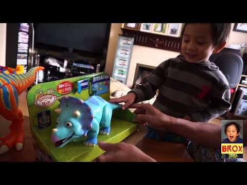 Tank Triceratops - Dinosaur Train - InterAction Roar 'N React
