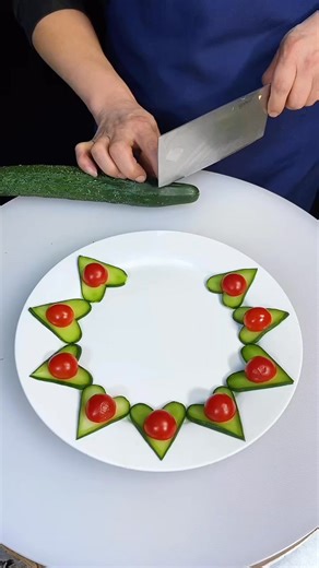 Cucumber 🥒 Convert to heart shape #heart #salad #ASMRcutting #cucumber #edibleart #FoodLovers #FoodArt #artwork #FruitArt #cucumberrecipes #americanfood #TrendingNow #satisfyingcuts #Amazing #HeartShape #cuttingshapes #saladrecipe | Fruitsworld