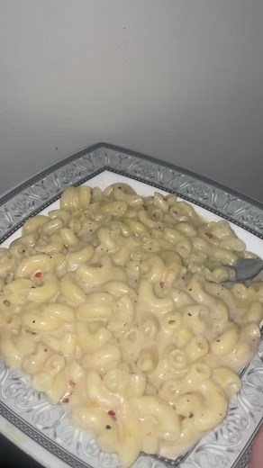 Ali Sher on Instagram: "Easiest White Sauce recipe and trust me it's so good 襤#reels #food #desifood #"