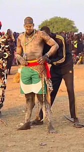 Meet the Dinka people of South Sudan They are renowned for their exceptional average height,often among the tallest populations globally, with many men exceeding 6 feet (1.8 meters)This powerful Dergel performance blends rhythmic with intense wrestling prep… a ritual of strength,pride and masculinity.
