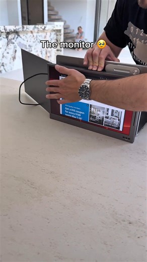 262K views · 1K reactions | It’s so much more than just a portable monitor 凉 #tech #techgadgets #newtech #monitor #wfh #coolfinds #coolgadgets #tech #amazonfinds #unboxing #asmr | Aura-Displays.com | Facebook