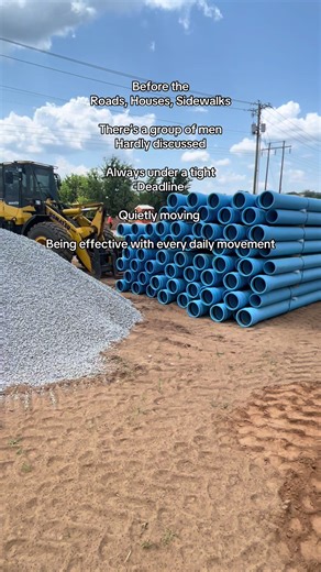 The guys on a pipe crew are a different breed of men! They are there day in and day out to ensure projects stay online! They hardly seen and never thanked. Progress without disruption is unavoidable. #contractor #bluecollar #heavyequipment #undergroundutilities #pipe