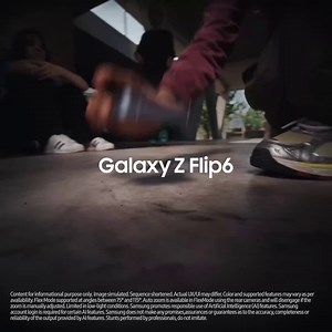 Introducing the next level of FlexCam on the #GalaxyZFlip6. With an Al-powered auto zoom that seamlessly adjusts the zoom level for perfectly framed hands-free selfies every time. #GalaxyAl #SamsungUnpacked | Samsung