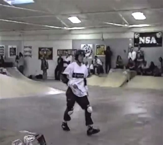 jason rothmeyer on Instagram: "Been a while since I posted any footage I filmed from this 1992 contest at the Powell SkateZone. Got a few runs to put up but this @wadespeyer run is still so epic. Him and Gonz both did the front pivot on the big 16ft wall to start their runs. Cracks me up that the only thing Wade bails is a switch 180 on flat. This was my all time favorite skatepark. Full pads in a contest was mandatory, it truly was a bummer for us all."