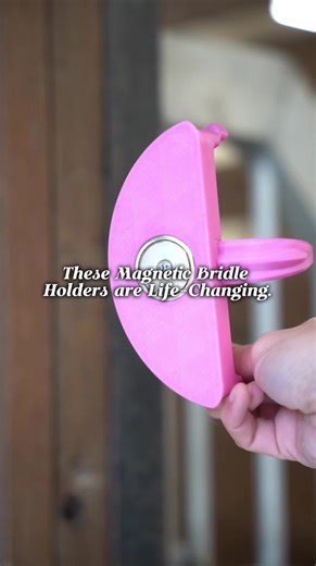 No screws, no hammer, no problem! With our magnetic and suction bridle holders, you’re guaranteed to be trailer organization goals. ✨ Only at ridecorrectconnect.com! #correctconnect #horseriding #equestrian #barngoals #organization