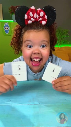 Make a DIY iPhone Stand 📱👐