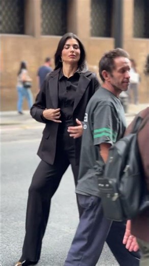 Terno Preto Feminino: A Elegância Impecável da Coleção Thays Refinada