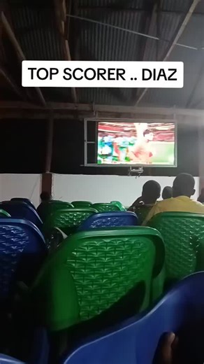 𝐃𝐞𝐜𝐚✨ (@deca_dee)’s videos with Football delights many with goals - Adauto Assis