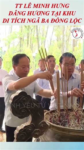 Thủ tướng Chính phủ Lê Minh Hưng dâng hương tại Ngã ba Đồng Lộc.