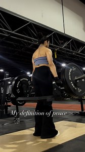 Svati pandey on Instagram: "🤍🖤 . . . . . . . . . . #ﬁtness #workout #gymlife #fitlife #sweat #bodygoals #healthandwellness #fitlatinacommunity #fitnessjourney #healthylifestyle #healthyliving #fit #transformyourbody"