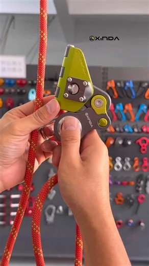 Application of XINDA Cam-Assisted Double Pulley #ropeaccess #xinda #ropeaccesstechniques #outdoorequipment #workingatheights #pulleysystem | XINDA