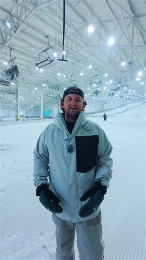 Here’s what you get with the VIP package for Park After Dark! Private room with food and drinks, Swag Bag, fast pass to the entrance and chair lift 🤩 VIP tickets are limits so book yours ASAP! ❄️ #bigsnow #bigsnowamericandream #bigsnowad ##skiing #snowboarding #ski #skinj #snowboard #snowday #thingstodonj #thingstodonyc #ny #summer #heatwave #newjersey #nj #nyc #friends #datenight #everydayisasnowday #terrainpark #groupevent #eventvenue @americandream | Big SNOW American Dream