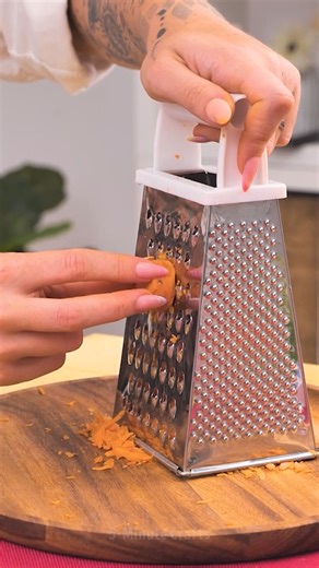 Vegetable shredder hack #lifehacks #tips #hacks | 5-Minute Crafts SHORTS