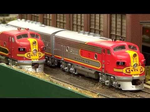 Santa Fe's 'Super' Trains in HO Scale (Super Chief & Super C)
