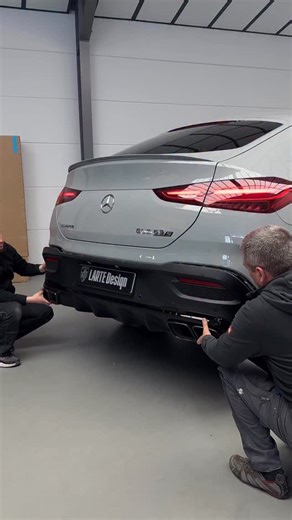 The process of instillation full body kit for the Mercedes-AMG GLE Coupe 63s Facelift at @lartedesign in Düsseldorf #lartedesign #glecoupe53 #glecoupeamg #glecoupe53samg | Larte Design USA