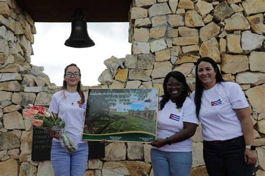 Universidad de Oriente efectúa 72 graduación en Monumento Nacional La Demajagua (  fotos y audio) - La Demajagua