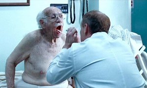 Cute old man from The Hangover's hospital scene dies aged 91.
