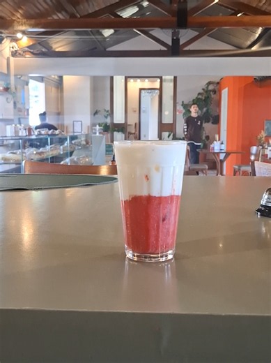 Koso Latte Morango: receita e como preparar (pov barista)