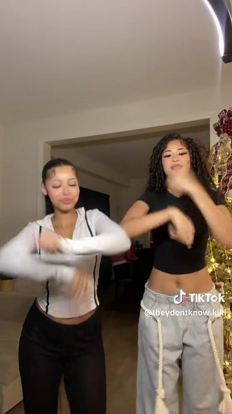 poker face #dance #curlyhair #sisters #curlyhairroutine #jesuslovesyou