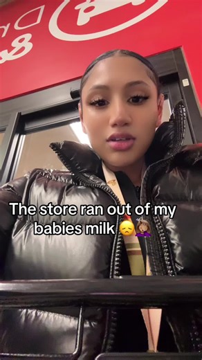 I don’t wanna hear just b-feed not everyone come with a full supply I feel like a bad mom 🤦🏽‍♀️👎🏽 #formula #libertyz #newborn #fypシ #fyp