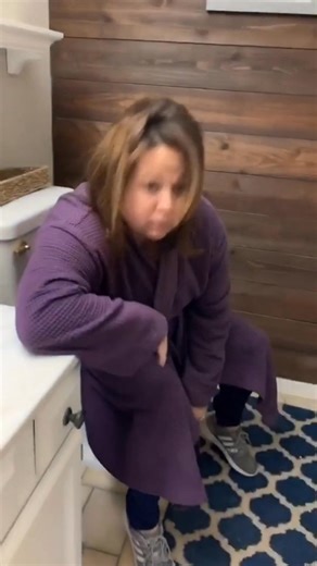 43K views · 766 reactions | Turning my life into a 90s sitcom intro...  #holidayhumor #funny #genx | Kelly Manno | Facebook