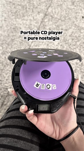 Take your music anywhere, no wifi needed 🖤💜 - #CDPlayer #Gueraycdplayer #y2kaesthetic, Gueray H01, #2000snostalgia #cdcollection kpopstan, musiclover, cds, album, vinyltok, outdoor party, cd walkman, discman, bassboost