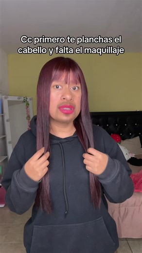 Cómo planchar el cabello y maquillarte como Italia Silva