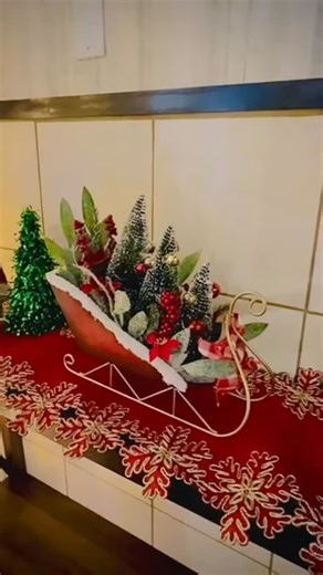 We’re officially ready for the holidays! 🎅✨ With today’s Christmas Parade, the magic has begun here at Pizza by Pappas: the restaurant is glowing with lights, a festive holiday atmosphere, and our beloved Christmas train bringing joy to everyone! 🚂🎄 Come visit us for a delicious lunch or dinner and enjoy the cozy Christmas spirit. The most beautiful season of the year has begun… and we’re here to welcome you! ❤️ | Pizza by Pappas