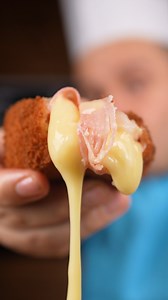 Camembert cheese with breaded ham, very runny 🤤 👇 Ingredients: - 1 raw-milk Camembert - 8 slices cured ham - Oil for frying - 150g breadcrumbs - 3 eggs - 50g flour - Pepper and spices in flour Cook for 5 to 7 minutes in oil at 175°celsius #asmr #cooking #recipe #cheese #camembert #reels | Chef Jean-Nours