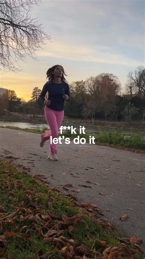 Sanchi Oswal on Instagram: "the best mental model that helped me train for a 5K (as a non runner who absolutely hated running) is turning my brain on autopilot. when it was time to go train I would just get up, change into my running clothes and warm up without giving my brain the time to reason and come up with excuses. no thinking, just doing. highly recommend using this hack if you’re trying to form a habit in the new year 🌻"