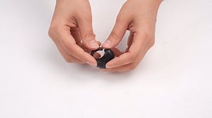 Page Turner, Bluetooth Remote Control Page Turner TikTok Remote Scrolling Ring Clicker, Video Scrolling Ring Camera Shutter Remote for Cell Phone (Black)
