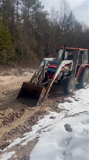 Lindner 1500 mit Frontlader #automobile #bergbauer #farmer #landwirtschaft