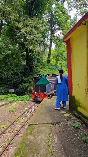 We reached rong tong station, #ndm6 #rairailfan #rongtong #toytrain #railwayworker #pointsman #ndm6