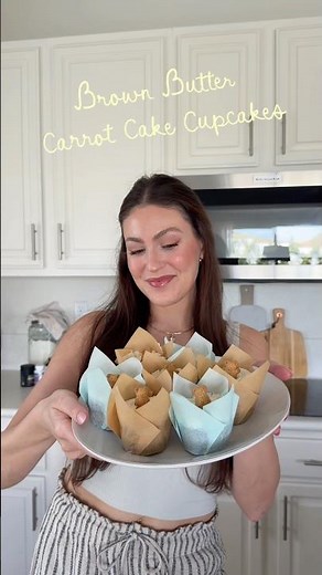 Brown Butter Carrot Cake Cupcakes🥕💛 Full recipe in the description🫶🏼 #carrotcake #springbaking