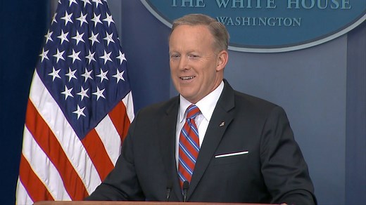 😂😂😂 New England Patriots tight end Rob Gronkowski interrupted Sean Spicer during the daily White House press briefing. Read more about Gronk and his trip to the White House with his Patriots teammates: http://via.wtkr.com/3bdmT | WTKR News 3