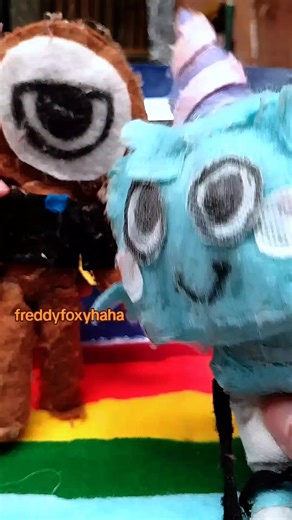 Exploring Dandy's World and the Scary Shawarma Kiosk