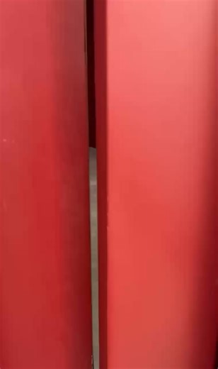 【#精彩校園：城大學生的一天 🌅】 早晨。今日夏季學期開始了。 您知道在 #城大 也可以俯瞰九龍景色嗎？😌 校園內還隱藏著一家高質咖啡店，讓學生在課餘也能享受片刻悠閒。☕ 城大致力締造多元且充滿活力的學習環境 🏫，讓每一天都是精彩旅程。🌟 您的 #城大日常 是怎樣的呢 📖？在這裡和大家分享你的精彩瞬間吧！✍️ 【#CityUHKlife: A Day with a CityUHK Student 🌅】 Good morning. The Summer Term kicks off today. Did you know you could enjoy breathtaking views of Kowloon right here at #CityUHK? 😌 Hidden on campus is a high-quality coffee shop, perfect for a relaxing break between classes. ☕ CityUHK has been dedicated to creating a diverse and dynamic e