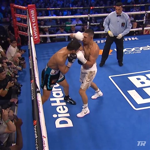 Teofimo Lopez was on another level here 😳 | Top Rank Boxing