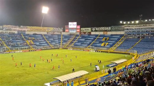 2.1K views · 45 reactions | #FanáticosPlus | ️La afición despidió con silbidos a la Selecta pese a la victoria️ Vía: Roberto Avelar TV | Fanáticos + | Facebook