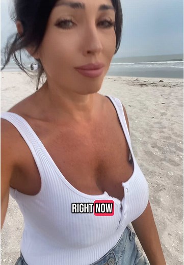 Exploring Love at the Beach: A Couples' Getaway