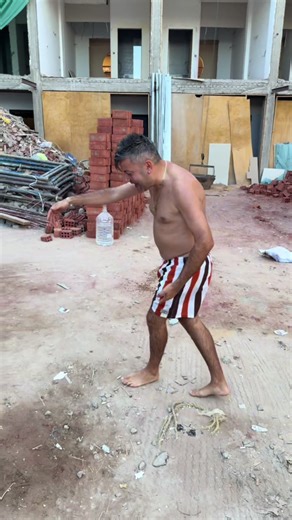 Lavoro nel cantiere: Divertimento e senza scarpe!