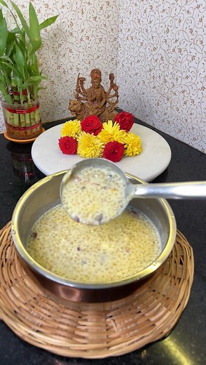Sharu Homebook on Instagram: "ಸಬ್ಬಕ್ಕಿ ಪಾಯಸ / sabudana kheer😋❤️ 💥Ingredients used: Ghee Dry fruits Nylon sabudana - 1/4 cup Water - 2 cups Boiled milk - 4 cups Saffron Cardamom powder Sugar - 3/4 - 1/2 cup according to ur sweetness Fried dry fruits . . . . . . . #kannada #kannadaactress #kannadasongs #kannadamusically #kannadafilm #kannadadubsmash #sabbakkipayasa #sabudanakheer #navarathrispecial #trending #trendingreels #trendingnow #trendingsongs #trendingaudio #trendingtopic #trendingnews #