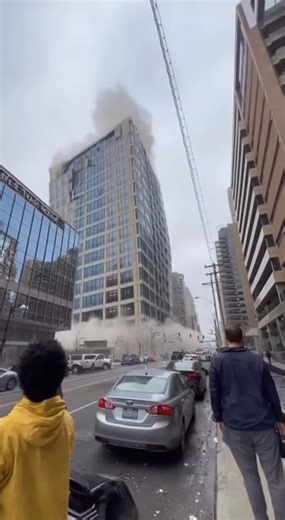 Shocking moment as a large building suddenly collapses in a U.S. city! 🏙️💥 Emergency crews rush to the scene as dust and debris fill the streets. Prayers for everyone affected. 🙏🇺🇸 #BreakingNews #BuildingCollapse #usacity #viralvideo #DisasterUpdate #RescueOperation #UrbanNews #emergencyresponse #citylifeusa #trendingnow #usaupdate #staysafeusa #NewsAlert #USA #usareels | Binary Brush