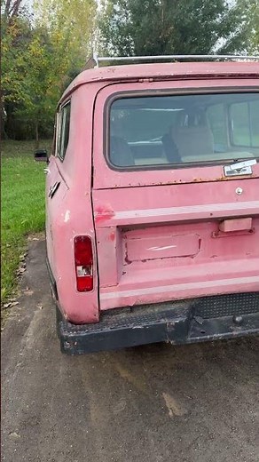 1977 International Scout II project walk around