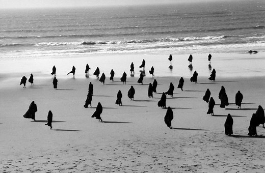Shirin Neshat’s Rapture – Veiled women in traditional Islamic attire