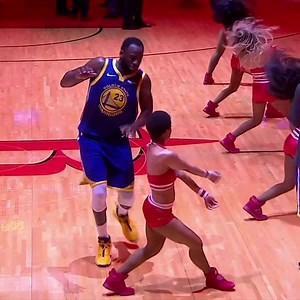 Draymond Green is just trying to get back to the bench 😅 | ESPN